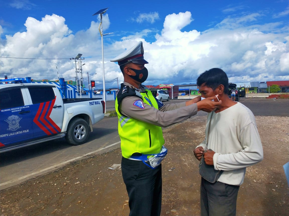 FOTO POLRES BANGKEP MASKER