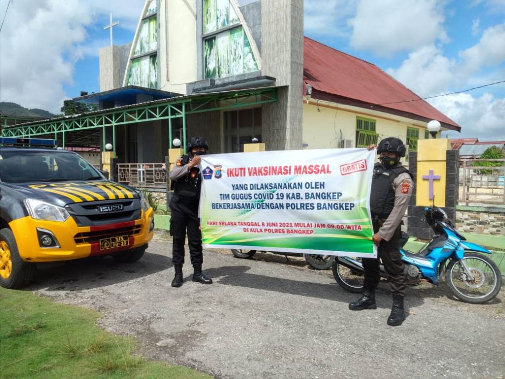 FOTO POLRES BANGKEP VAKSINASI