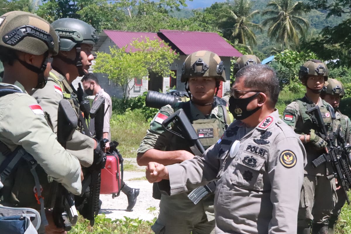 Kapolda  Beri Semangat Satgas Madago Raya