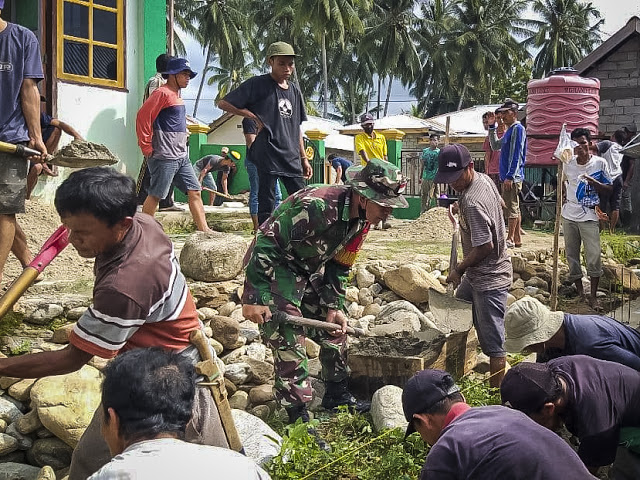 Pererat Silaturahmi Lewat Kerja Bakti-0f4c4158