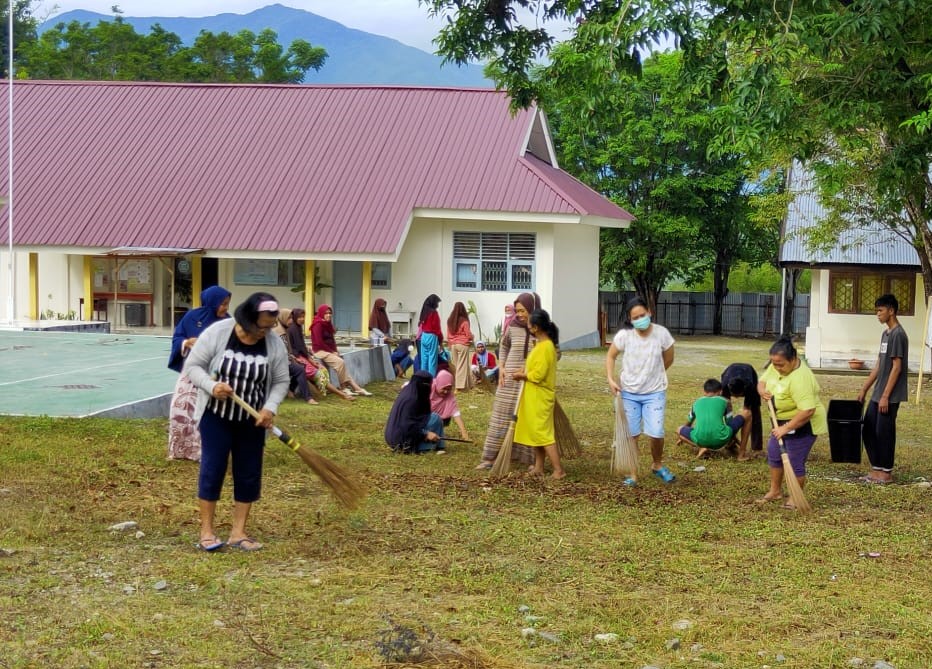 SMPN 12 Kerja Bakti-e81222ea