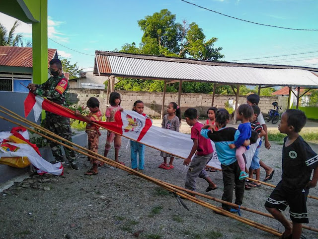 Babinsa Dolo Jalin Keakraban Dengan Anak-anak-10944273