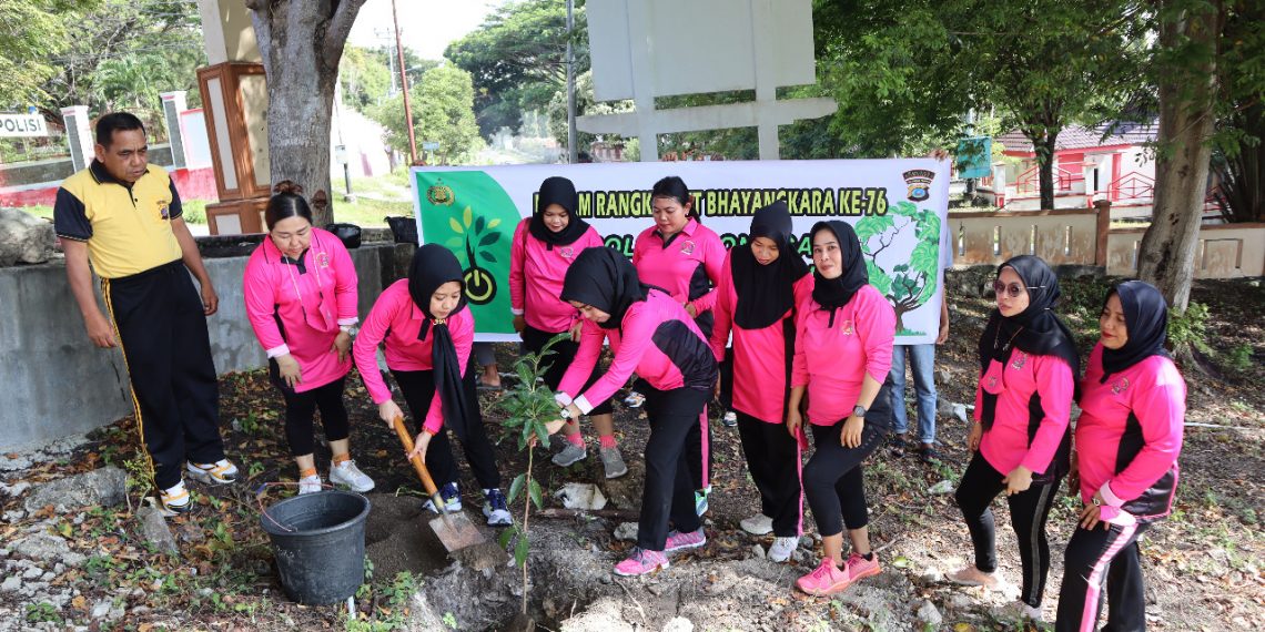 Polres Donggala Peduli Penghijauan-e572ba2d