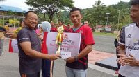 KAPOLRES BUOL SERAHKAN PIALA-4903bc57