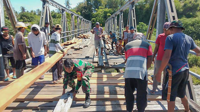 PERBAIKI JEMBATAN RUSAK-3d527683