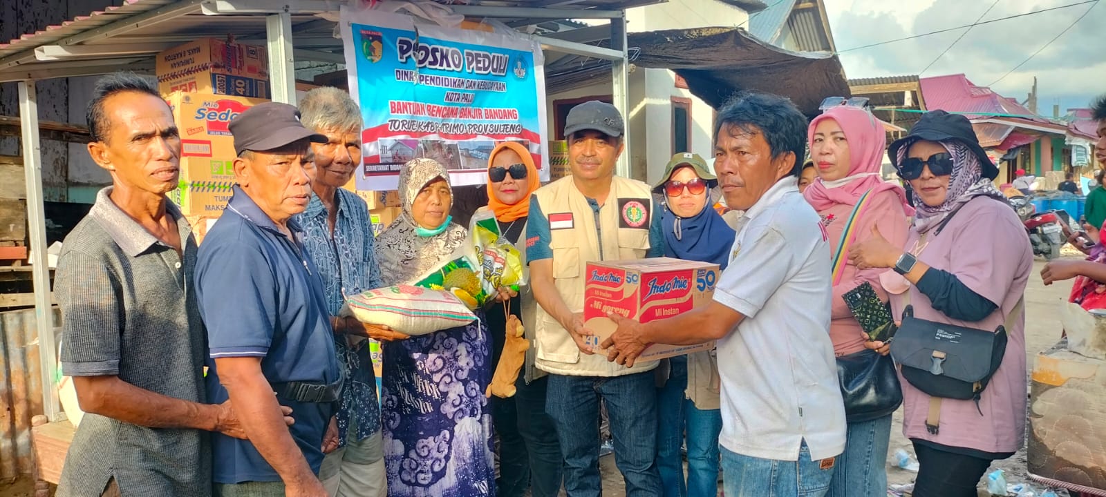 Disdikbud Salurkan Bantuan-bd77a7f7