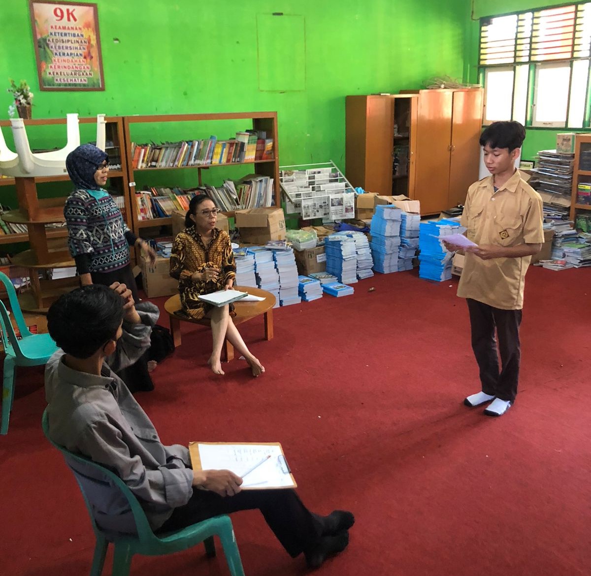 Lomba Literasi-b6e2d5e3