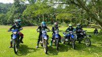 Instruktur Yamaha Riding Academy Konsisten Tingkatkan Skill, Bekal Memandu Konsumen Nikmati Berkendara Offroad (4)-223aa955