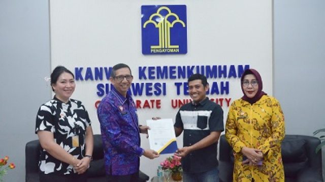 Penghujung Tahun 2023, Kanwil Kemenkumham Sulteng Serahkan Dua ...