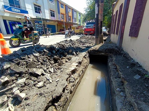 DRAINASE